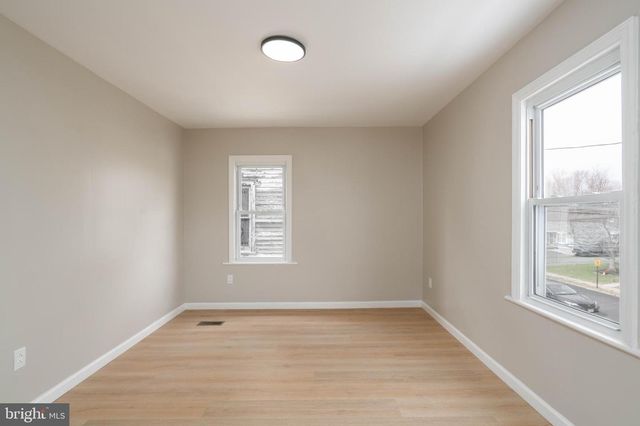 36 W CENTER ST, Clayton, NJ 08312