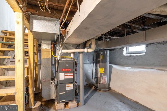 36 W CENTER ST, Clayton, NJ 08312