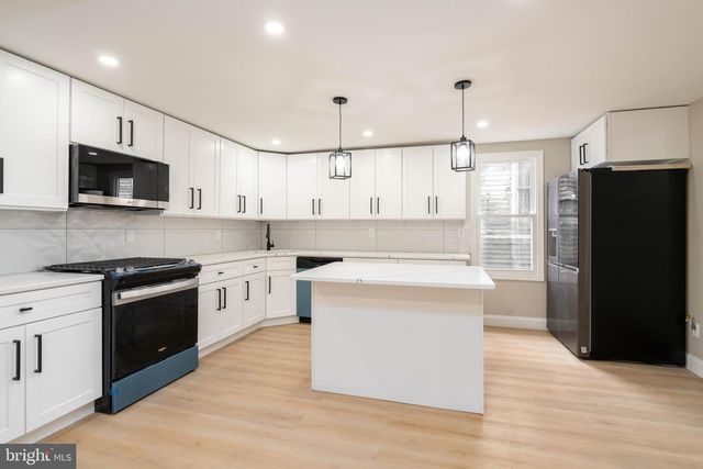 36 W CENTER ST, Clayton, NJ 08312