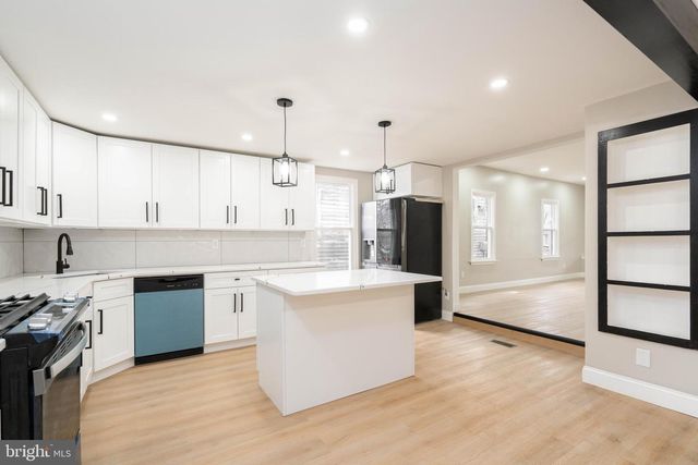 36 W CENTER ST, Clayton, NJ 08312