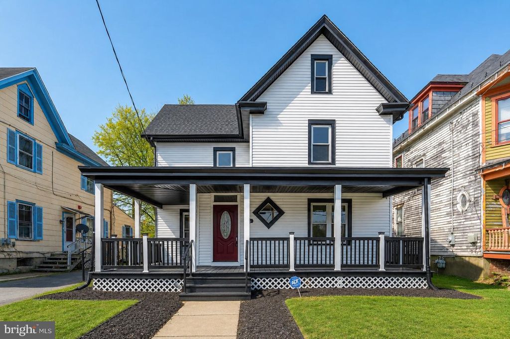 36 W CENTER ST, Clayton, NJ 08312