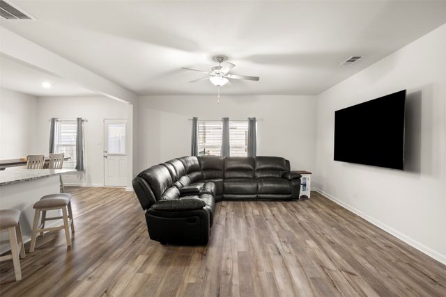 240 Donna Drive, Ferris, TX 75125