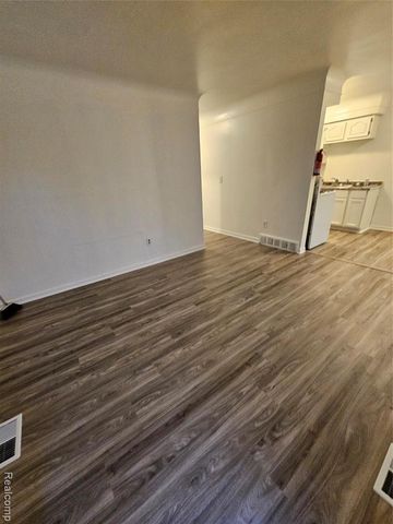 14901 W Chicago Street, Detroit, MI 48228