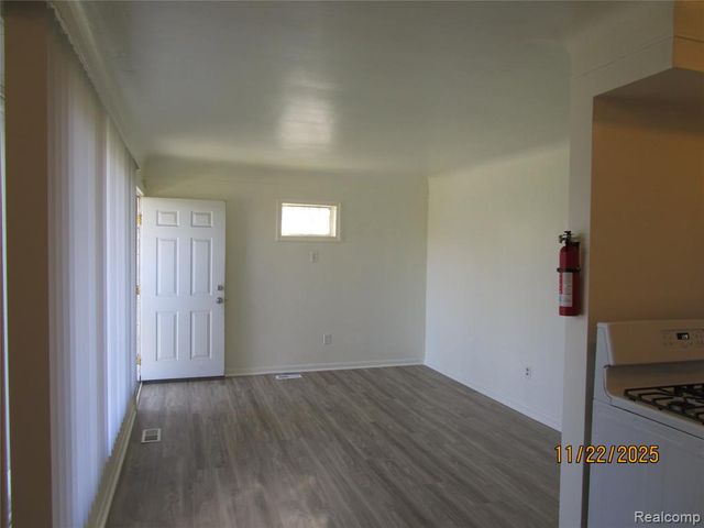 14901 W Chicago Street, Detroit, MI 48228