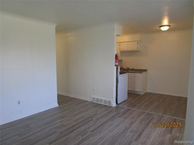 14901 W Chicago Street, Detroit, MI 48228