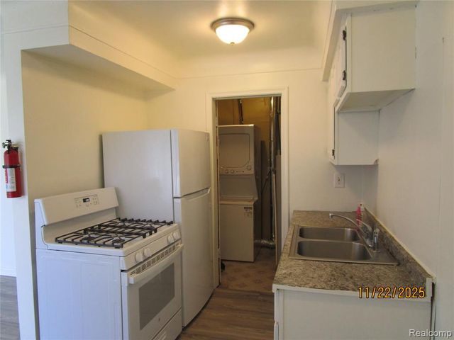 14901 W Chicago Street, Detroit, MI 48228