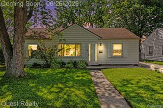 26215 Barnes Street, Roseville, MI 48066