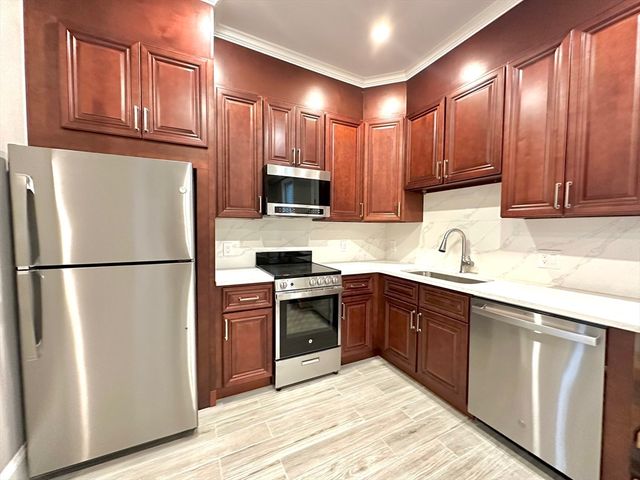 1152 Cambridge St 1, Cambridge, MA 02139