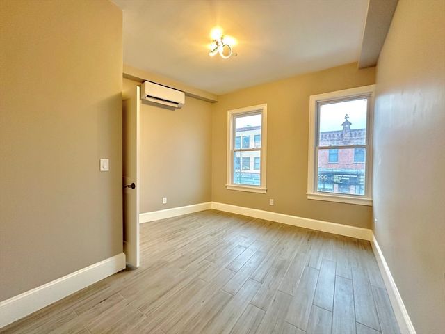 1152 Cambridge St 1, Cambridge, MA 02139
