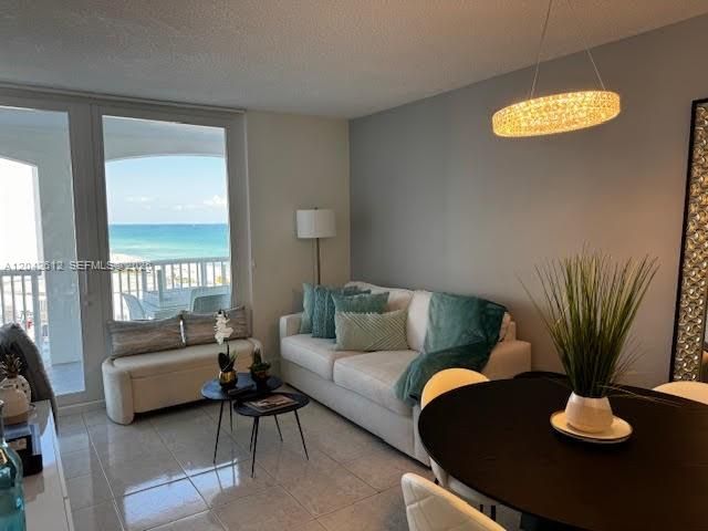 5401 Collins Avenue 909, Miami Beach, FL 33140