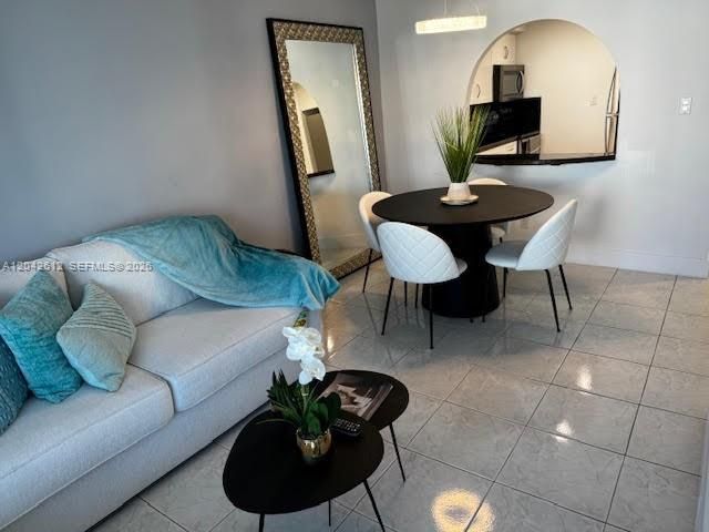 5401 Collins Avenue 909, Miami Beach, FL 33140