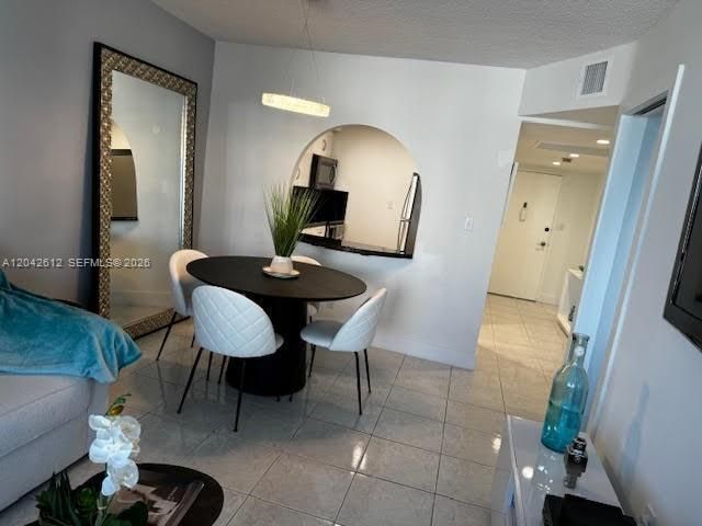 5401 Collins Avenue 909, Miami Beach, FL 33140