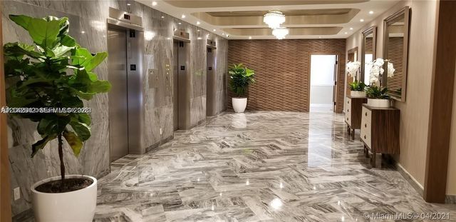 5401 Collins Avenue 909, Miami Beach, FL 33140