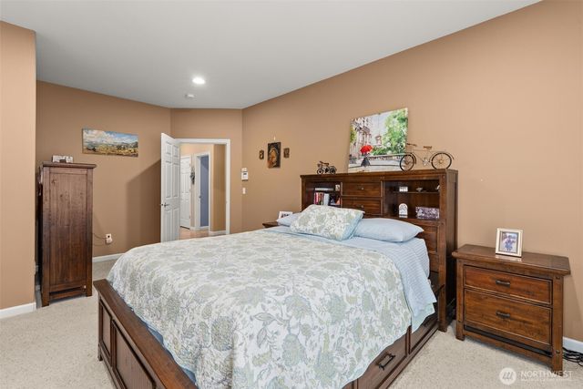 9245 SE Piperhill Drive, Olympia, WA 98513