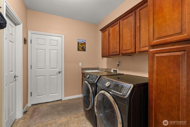 9245 SE Piperhill Drive, Olympia, WA 98513