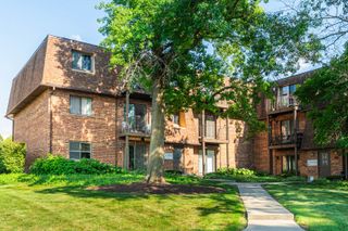 1500 S Fairfield Avenue 13B, Lombard, IL 60148