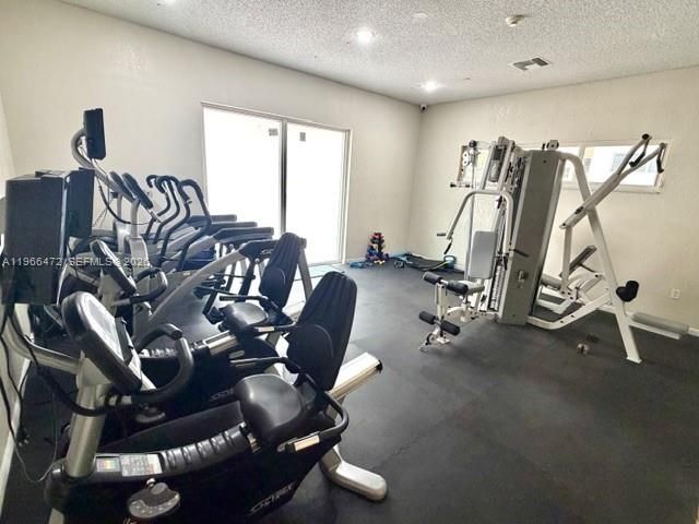 6940 Miami Gardens Dr 1-329, Hialeah, FL 33015