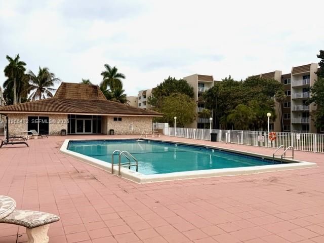 6940 Miami Gardens Dr 1-329, Hialeah, FL 33015