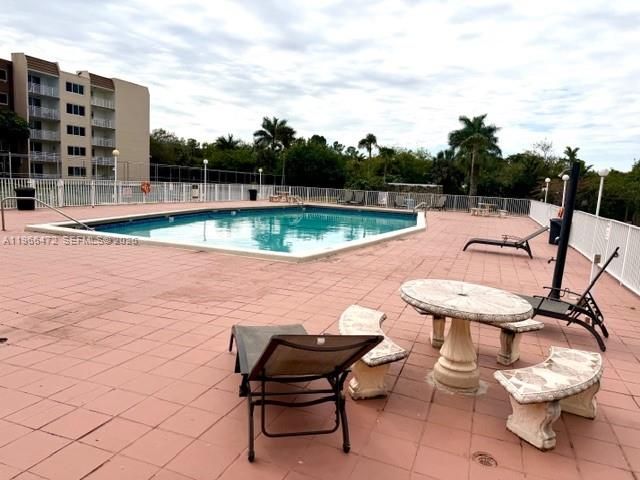6940 Miami Gardens Dr 1-329, Hialeah, FL 33015