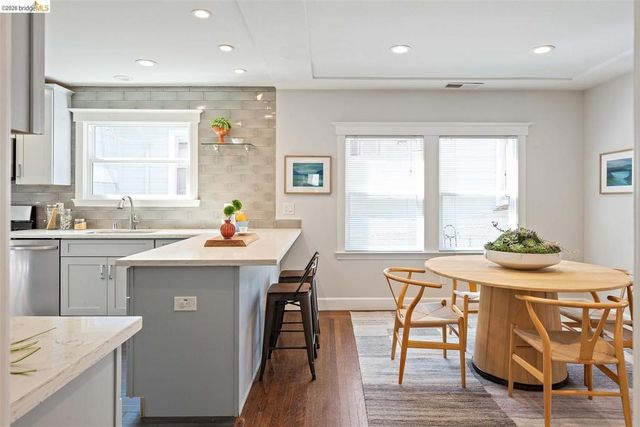 2707 Logan St, Oakland, CA 94601
