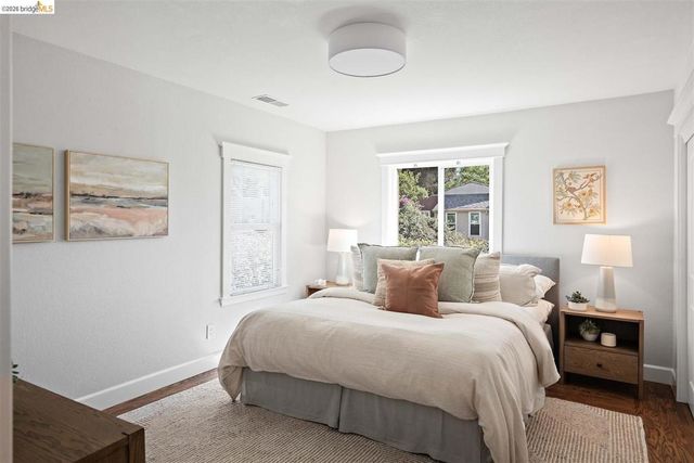 2707 Logan St, Oakland, CA 94601