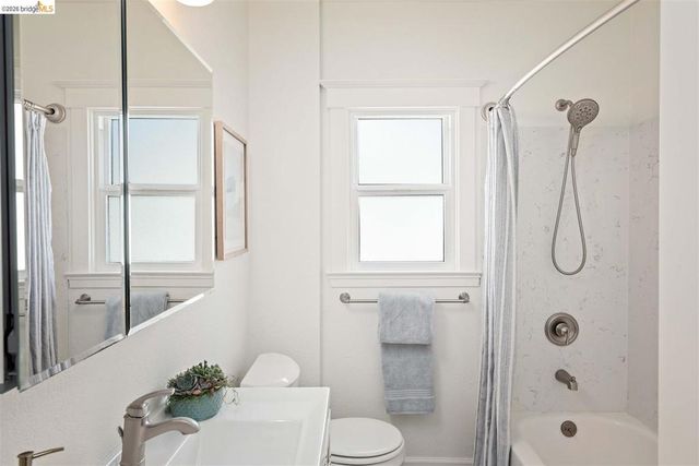 2707 Logan St, Oakland, CA 94601