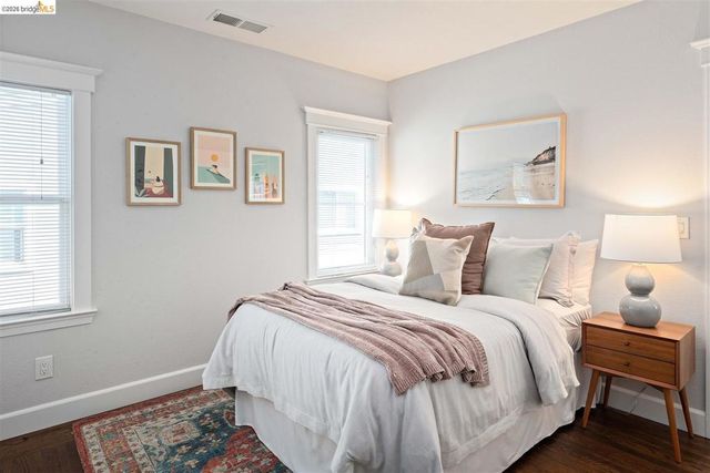 2707 Logan St, Oakland, CA 94601
