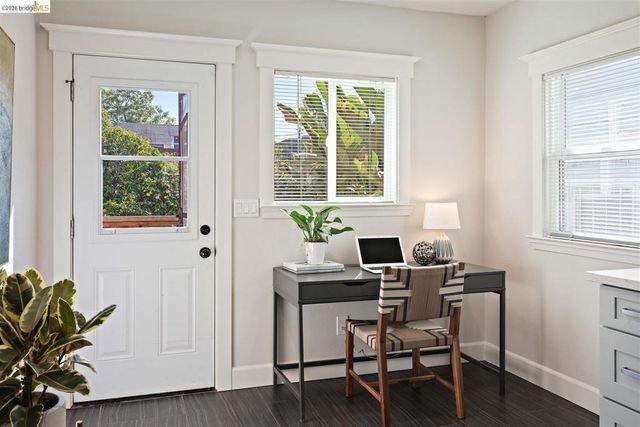 2707 Logan St, Oakland, CA 94601