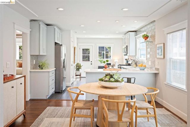 2707 Logan St, Oakland, CA 94601
