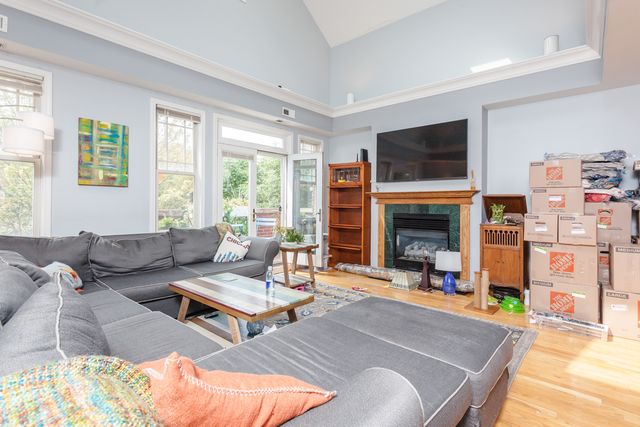 3835 N Southport Avenue 3, Chicago, IL 60613
