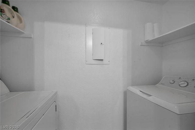 220 Mission Newport Lane 208, Las Vegas, NV 89107