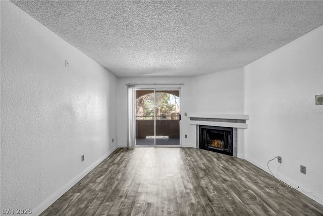 220 Mission Newport Lane 208, Las Vegas, NV 89107