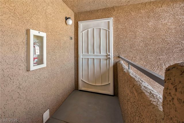 220 Mission Newport Lane 208, Las Vegas, NV 89107