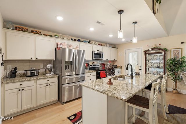 736 Snowflower Circle, Pigeon Forge, TN 37863