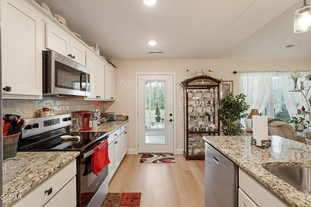 736 Snowflower Circle, Pigeon Forge, TN 37863