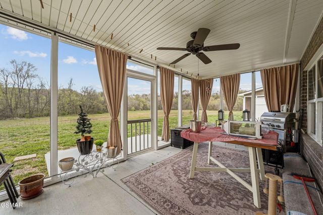 736 Snowflower Circle, Pigeon Forge, TN 37863