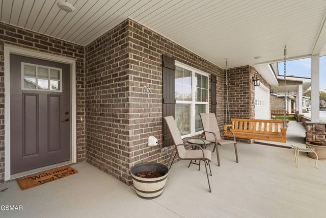 736 Snowflower Circle, Pigeon Forge, TN 37863