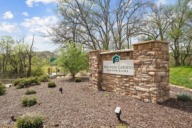 736 Snowflower Circle, Pigeon Forge, TN 37863