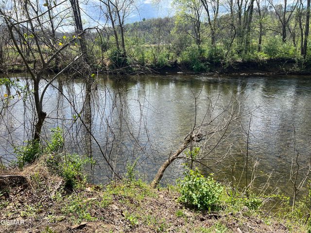 736 Snowflower Circle, Pigeon Forge, TN 37863