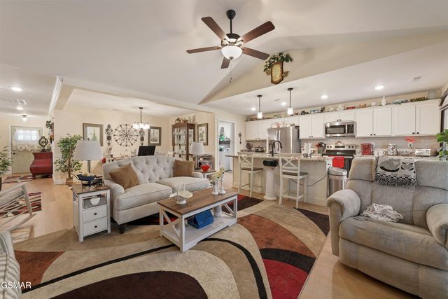 736 Snowflower Circle, Pigeon Forge, TN 37863