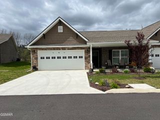 736 Snowflower Circle, Pigeon Forge, TN 37863