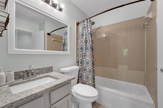 641 Carriagehouse Lane 7, Garland, TX 75040