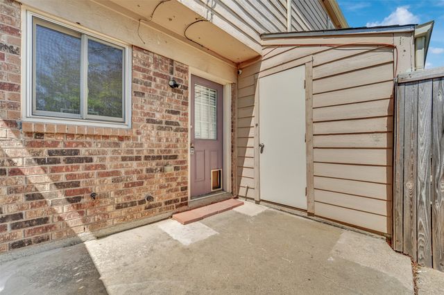 641 Carriagehouse Lane 7, Garland, TX 75040