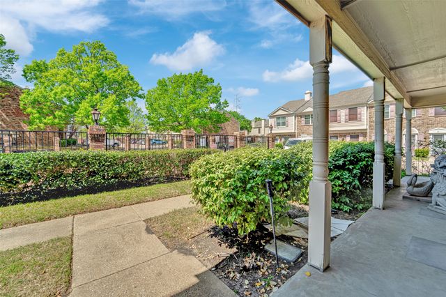 641 Carriagehouse Lane 7, Garland, TX 75040