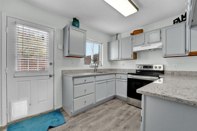 641 Carriagehouse Lane 7, Garland, TX 75040