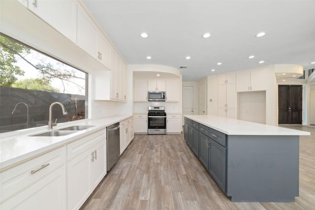 8115 Fondren Lake Drive, Houston, TX 77071