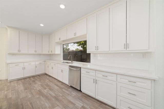 8115 Fondren Lake Drive, Houston, TX 77071