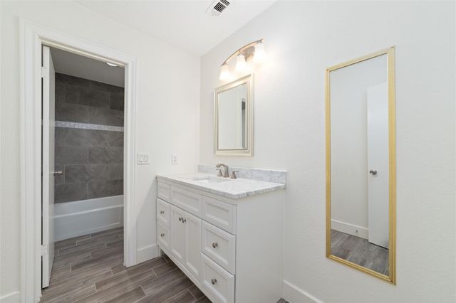 8115 Fondren Lake Drive, Houston, TX 77071