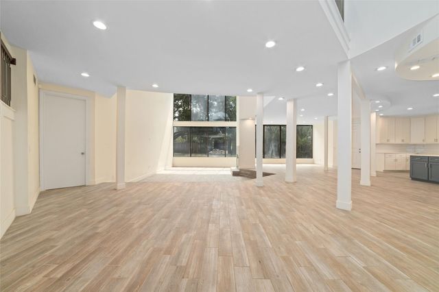 8115 Fondren Lake Drive, Houston, TX 77071