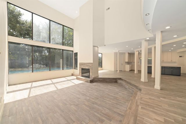 8115 Fondren Lake Drive, Houston, TX 77071